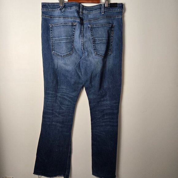 Ariat Size 33 Long Premium High-Rise Flare Jeans Raw Hem Blue Lake Women's FLAW - Picture 5 of 16